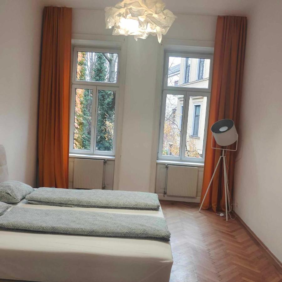 Large 4 Room Apartment In The Center Of Vienna Viena Exterior foto