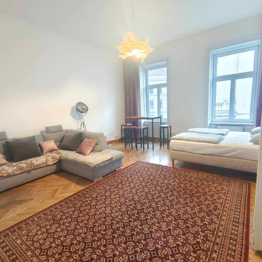 Large 4 Room Apartment In The Center Of Vienna Viena Exterior foto