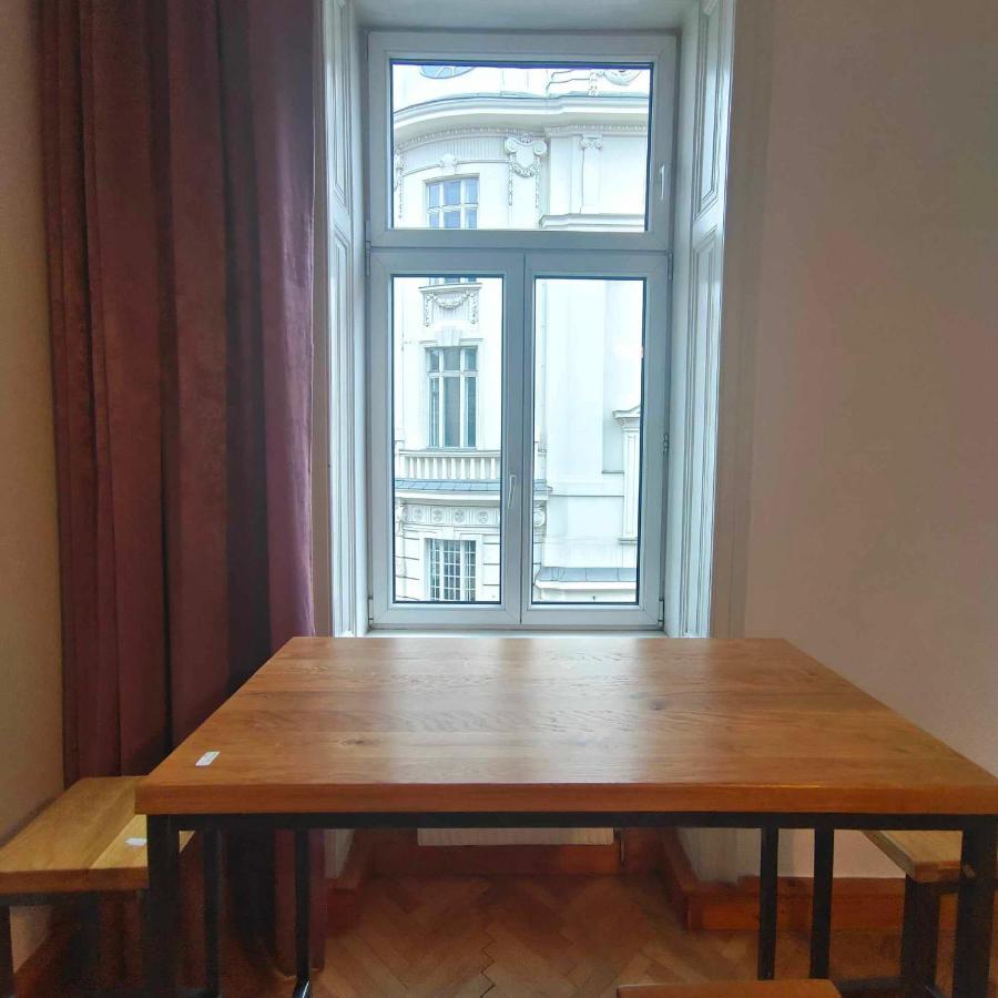 Large 4 Room Apartment In The Center Of Vienna Viena Exterior foto