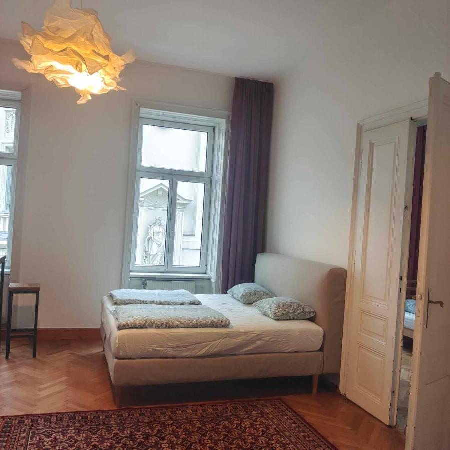 Large 4 Room Apartment In The Center Of Vienna Viena Exterior foto